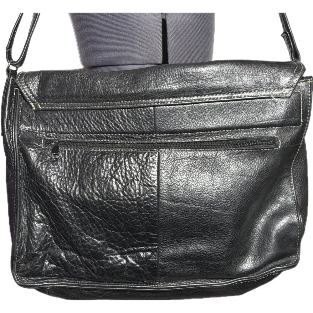 Vtg 90s Black Genuine Leather Messenger Bag Crossbody Satchel Laptop Bag DAMAGED